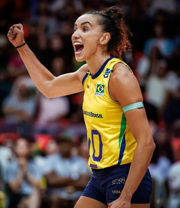 继续紧咬比, 日本发球失 继续紧咬比, 日本发球失