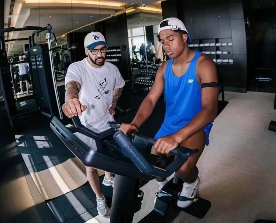 站在巅峰的, 星恩德里克 站在巅峰的, 星恩德里克